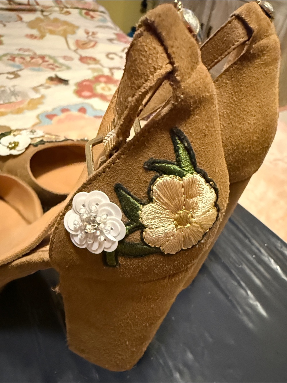 bill blass Tan Suede Wedge Sandals with White Floral Appliqués - Picture 6 of 9
